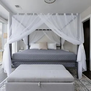Modern Townhome, Large Game With Ping Pong, 10min To Downtown! Sleeps 12! Holiday home